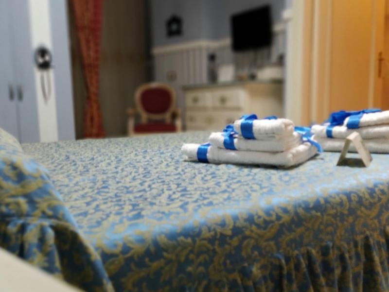 Le Tre Stelle Hotel Cagliari Ngoại thất bức ảnh