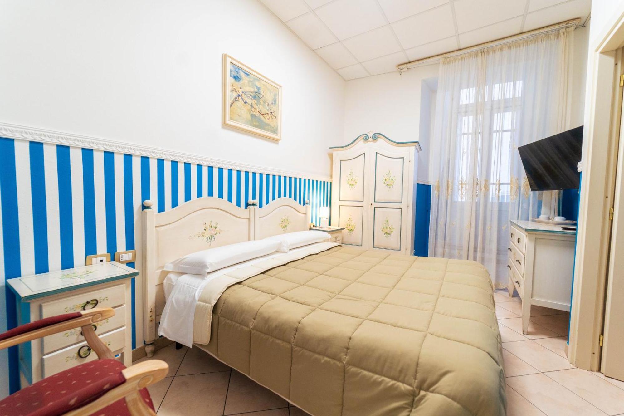 Le Tre Stelle Hotel Cagliari Ngoại thất bức ảnh
