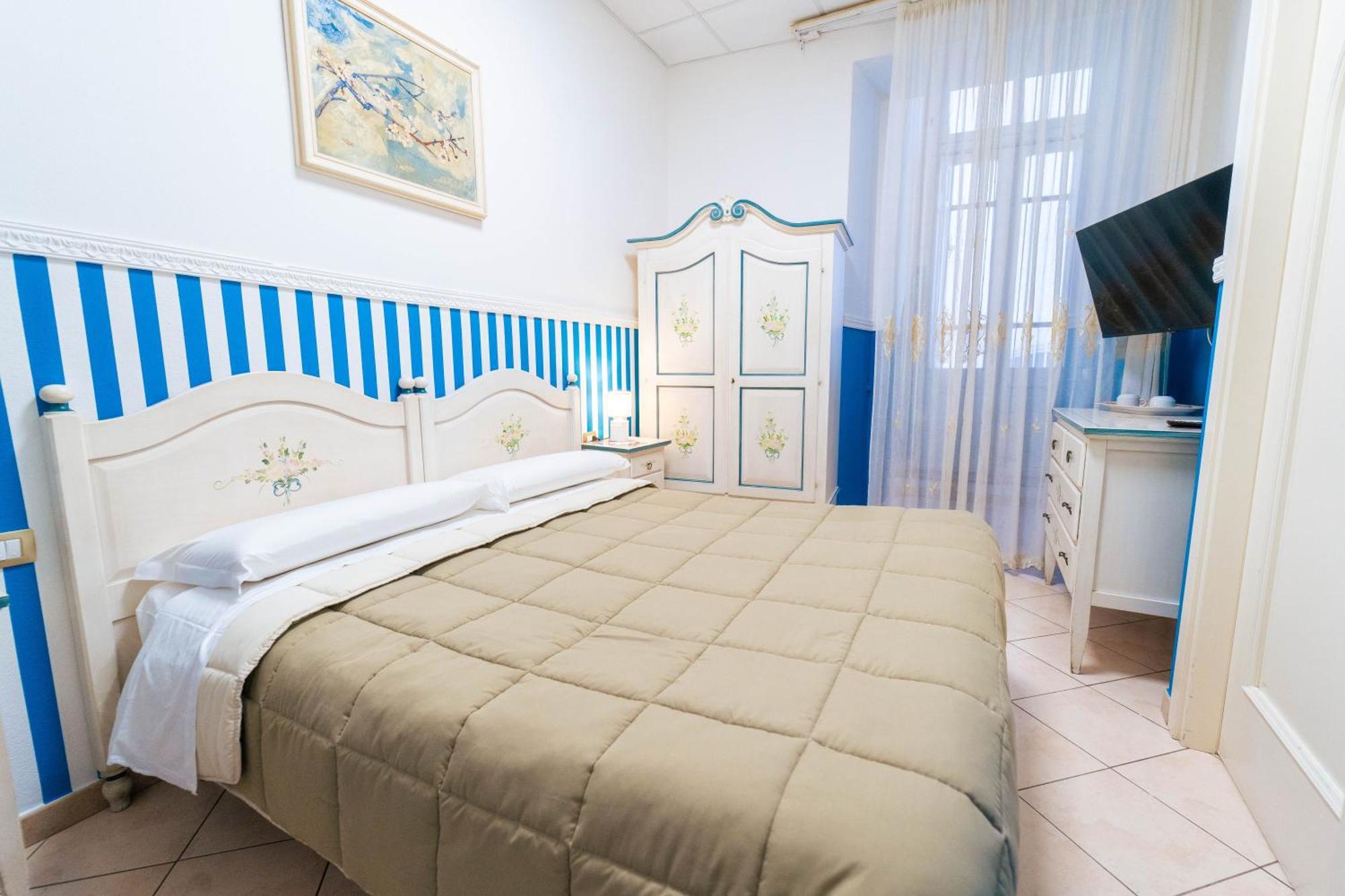 Le Tre Stelle Hotel Cagliari Ngoại thất bức ảnh